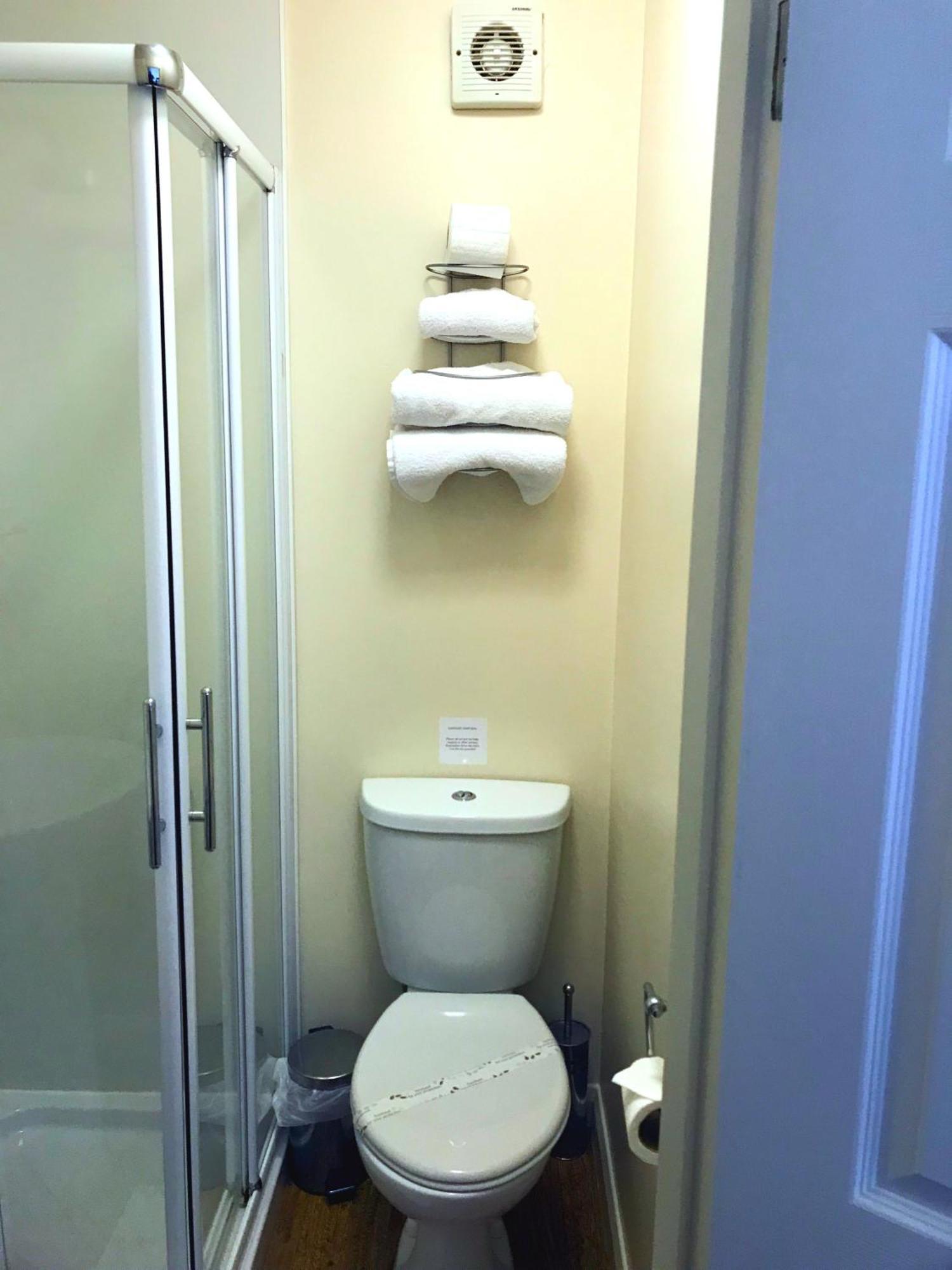 Redbeck Motel Уейкфийлд Екстериор снимка