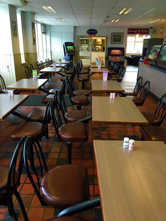 Redbeck Motel Уейкфийлд Екстериор снимка